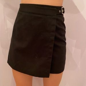 BRANDY MELVILLE black skirt